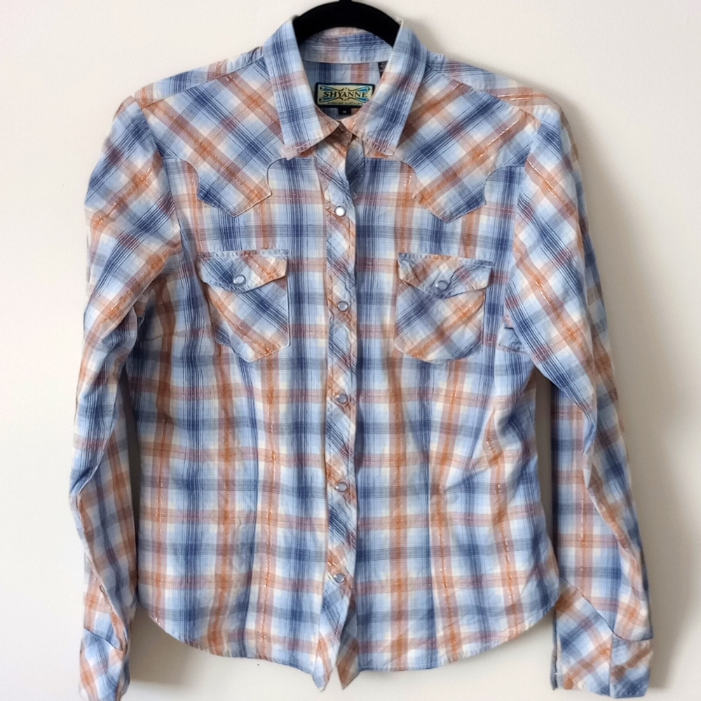 Shyanne pearl snap cowboy shirt Medium